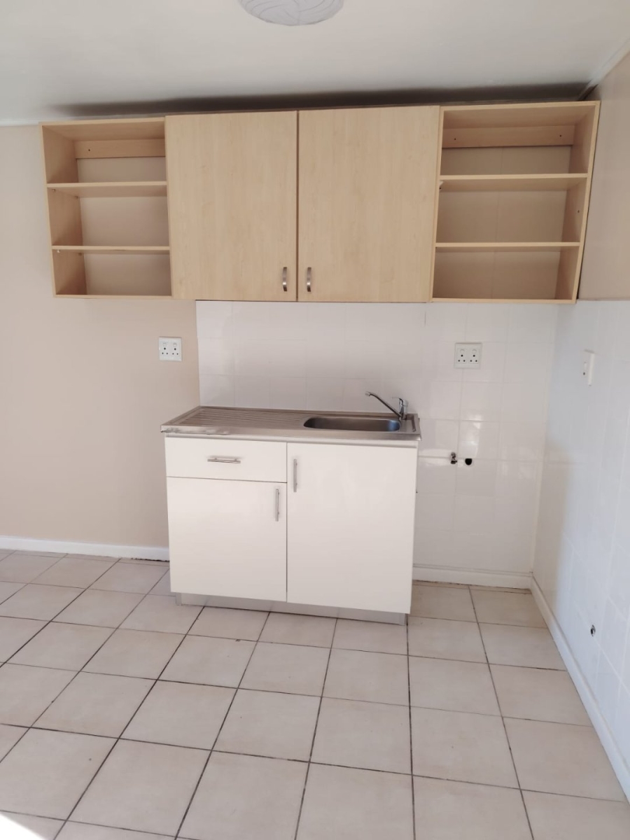 To Let 2 Bedroom Property for Rent in Rugby Western Cape